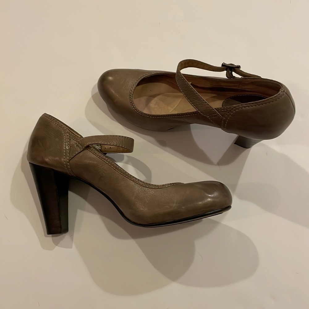 Frye Taupe/ Tan Leather Heeled “Miranda” Mary Jane Size 11
